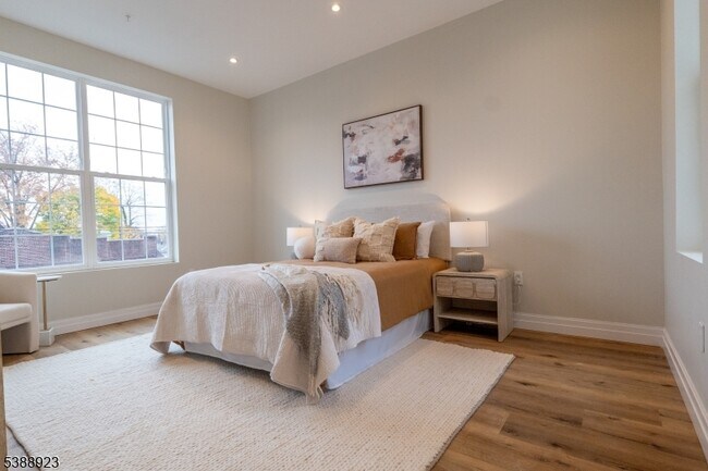 Building Photo - 1722 Springfield Ave