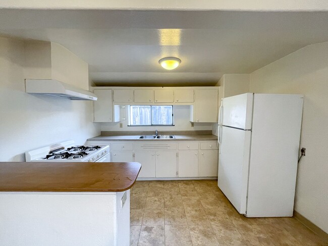 Building Photo - 1160 San Pablo Ave