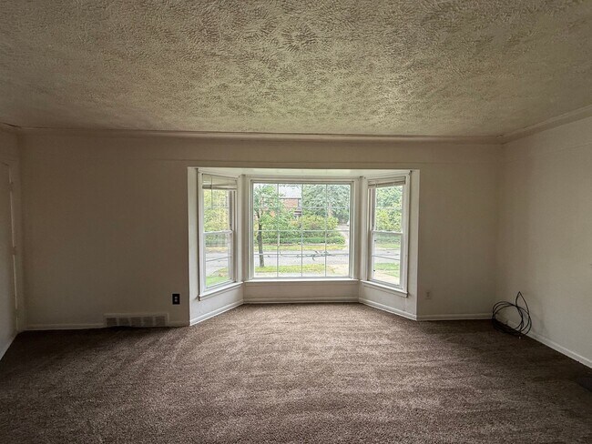 Building Photo - 3641 Ingleside Rd