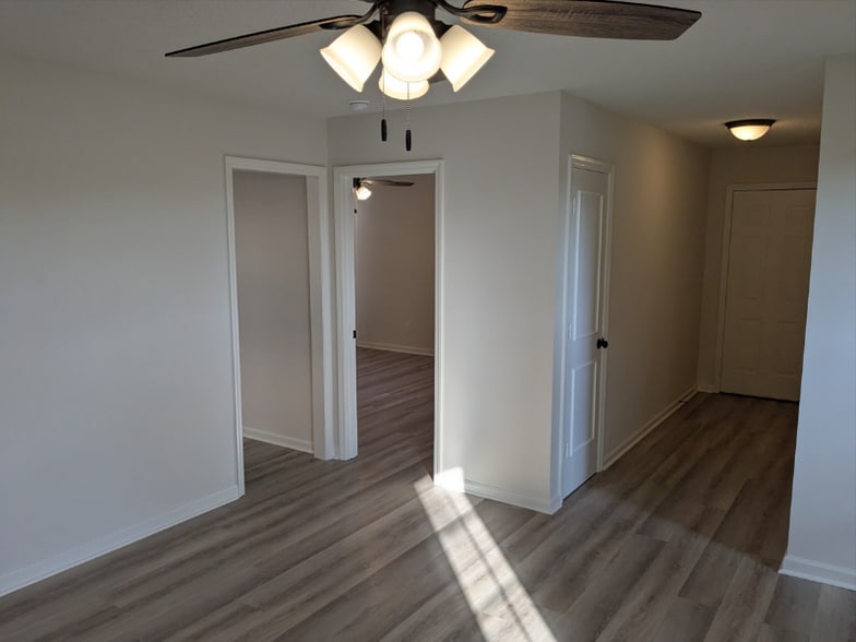 Building Photo - 588 Clutts Rd