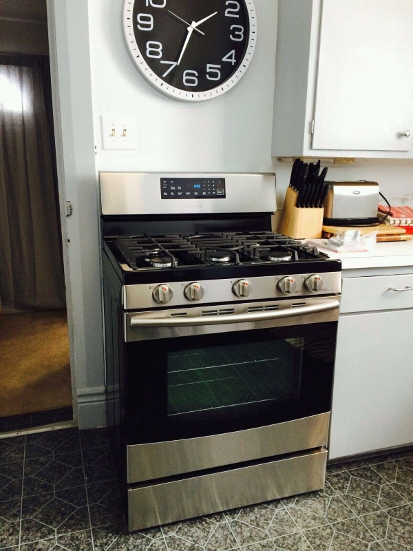 Building Photo - 288 E 1st St