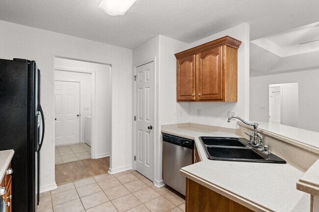 Building Photo - 71 Eventide Ln