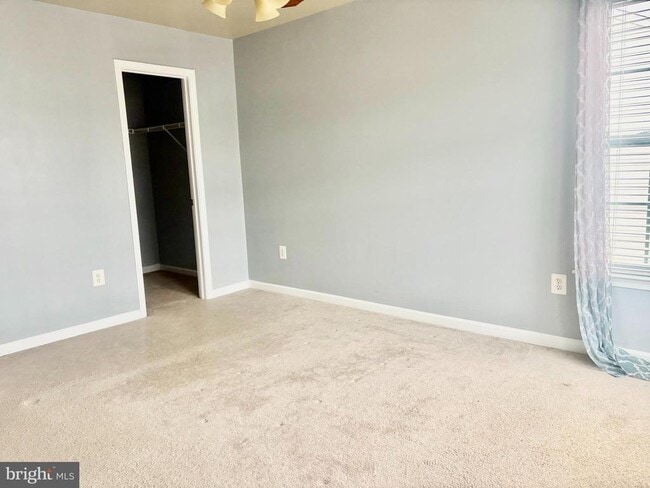 Building Photo - 927 Tipton Rd