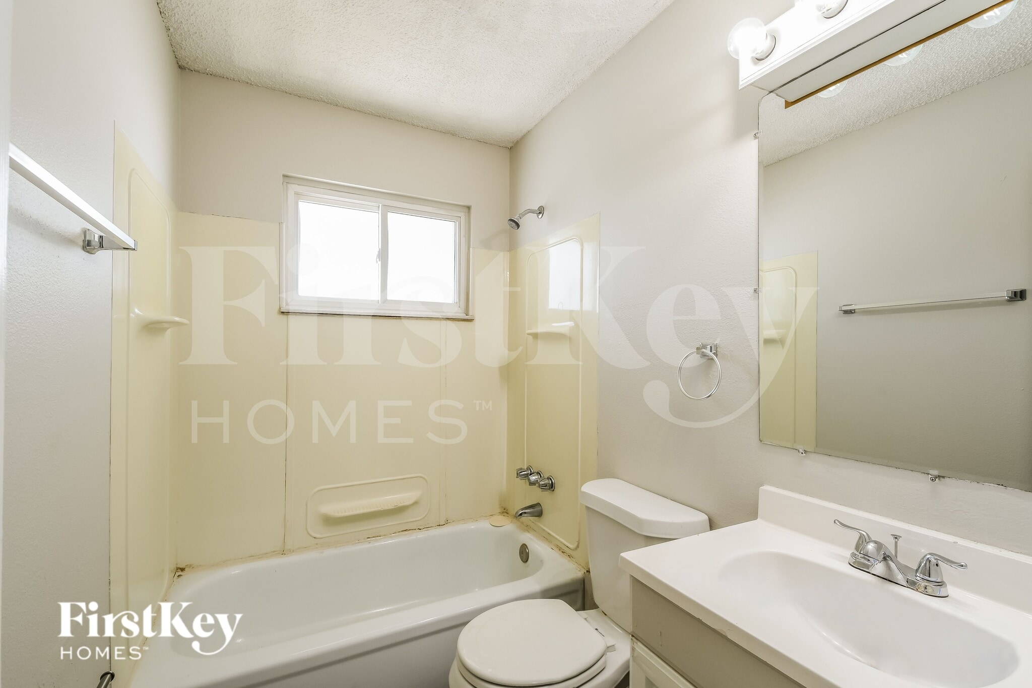 Building Photo - 2485 Jenkee Dr