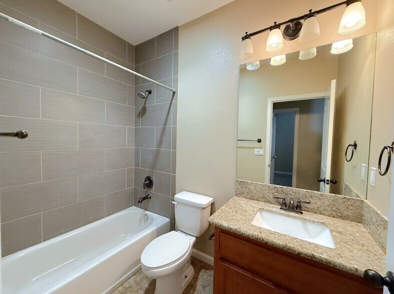 Building Photo - 4032 Wood Creek Ct