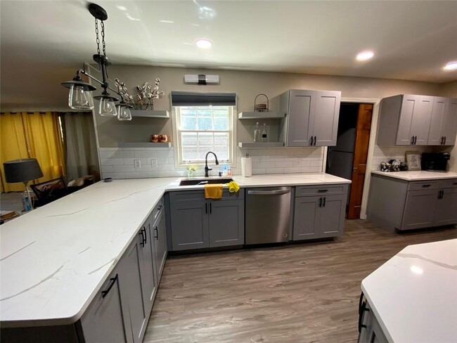 Building Photo - 4754 Winthrop Dr