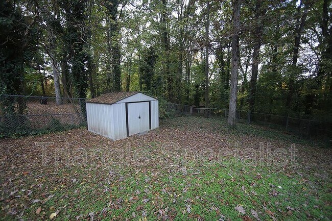 Building Photo - 3413 Cheyenne Rd