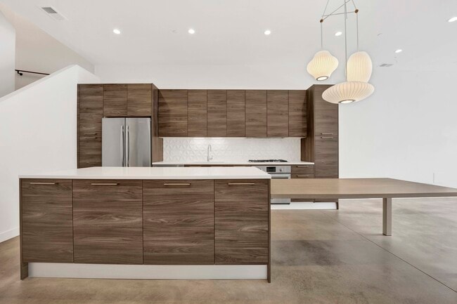 Building Photo - 1017 N Cleveland Ave