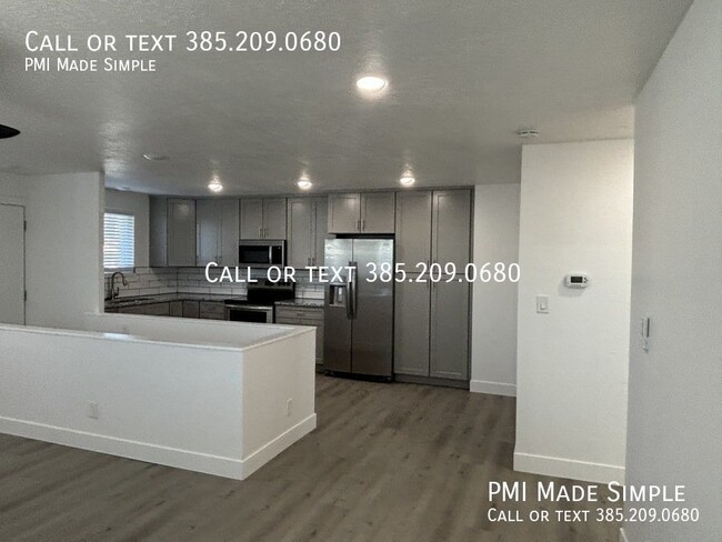 Building Photo - 258 1200 W