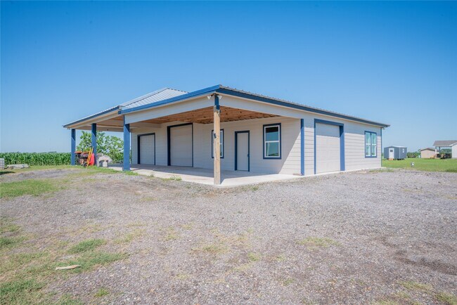Building Photo - 1015 FM 960 Rd
