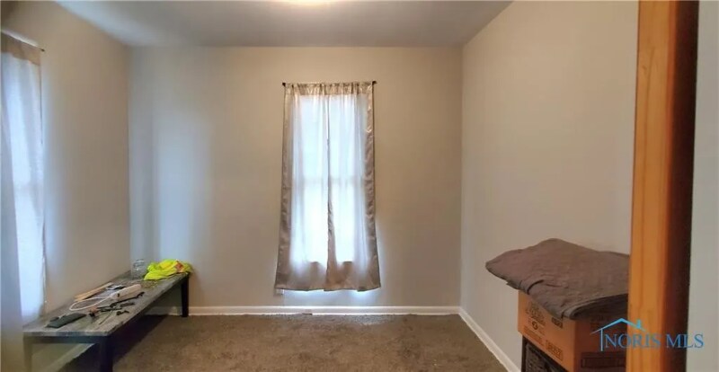 Building Photo - 21 Magyar St