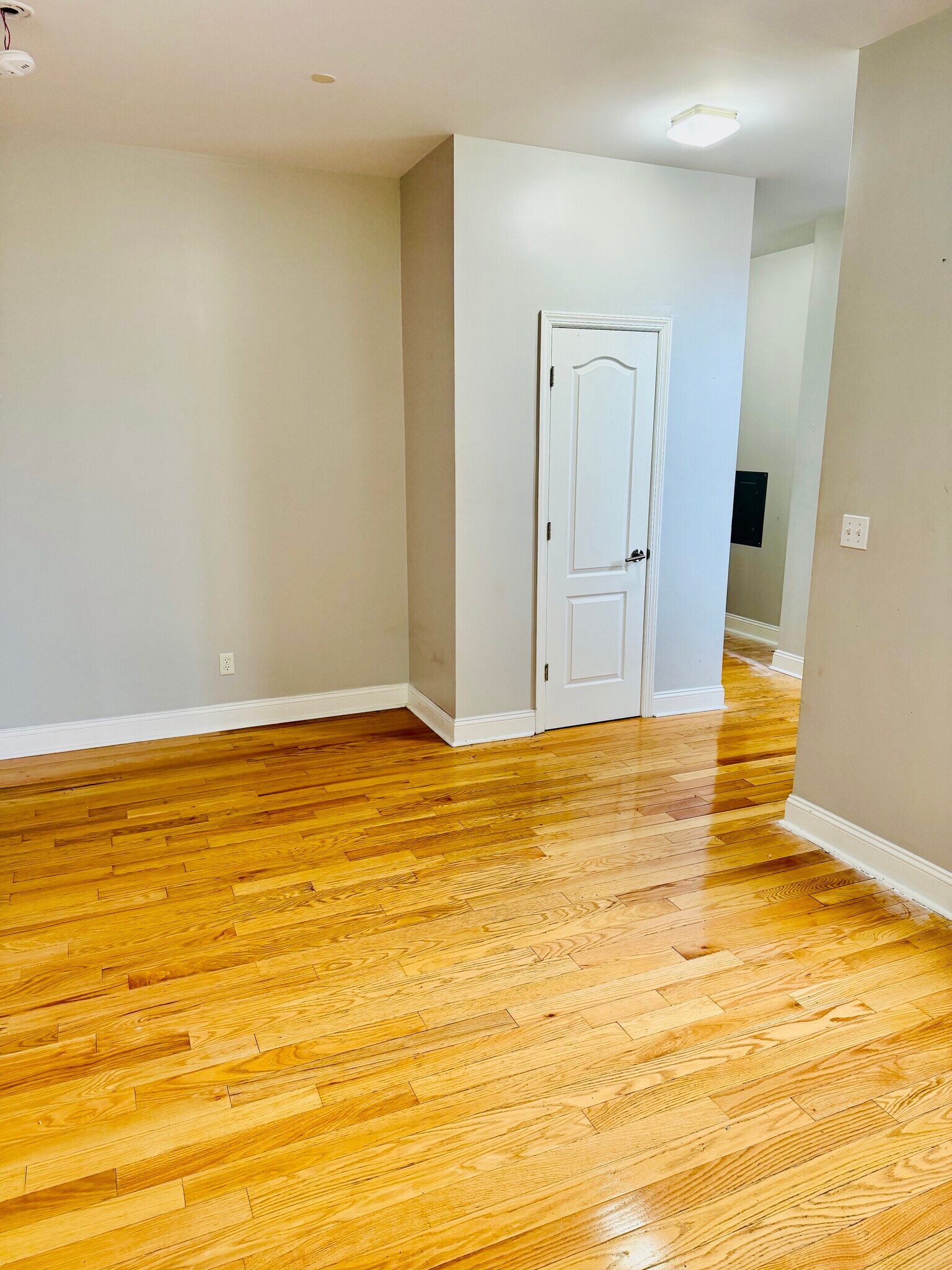 Building Photo - 45 S Broadway