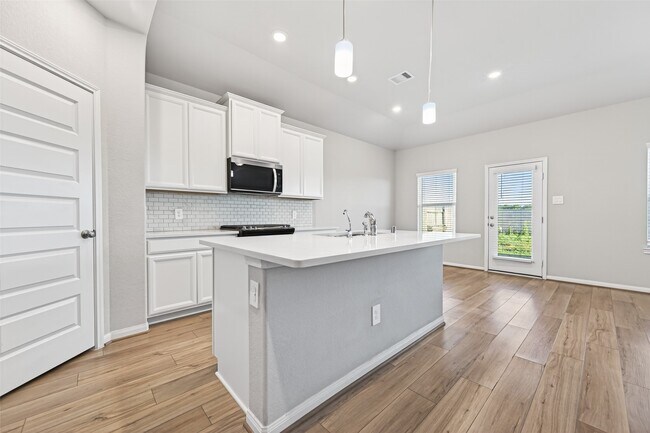 Building Photo - 1322 Eagle Pass Dr