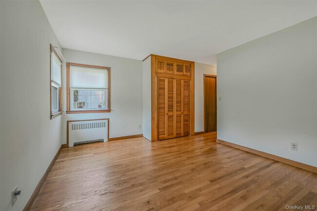 Building Photo - 33 Chestnut St