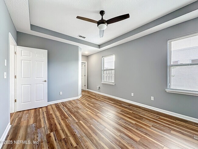 Building Photo - 243 Buck Run Way