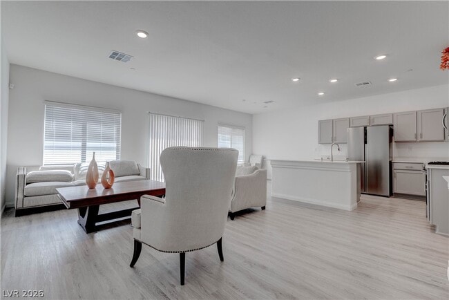 Building Photo - 9938 S Ullom Dr