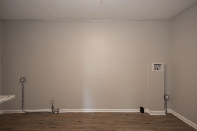 Building Photo - 731 Williams St