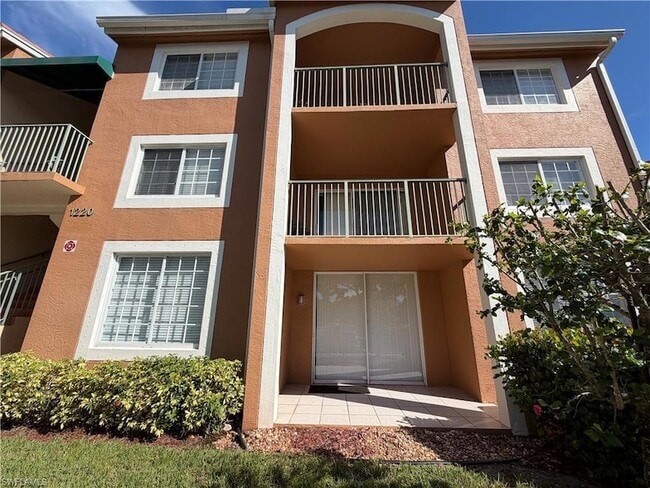 Building Photo - 1220 Wildwood Lakes Blvd