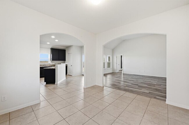 Building Photo - 1216 Violet Ln