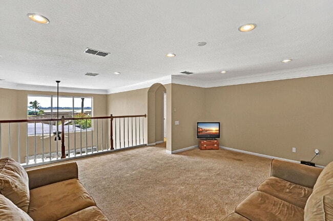 Building Photo - Welcome to your Florida lifestyle! 5 bedro...