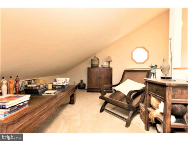 Building Photo - 8 Rex Ave