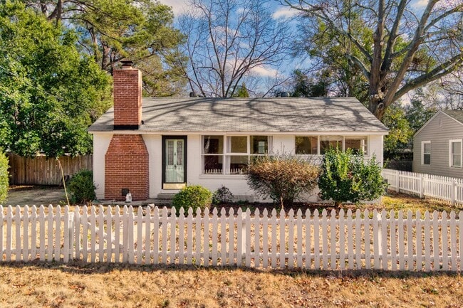 Building Photo - 408 Palm Dr S