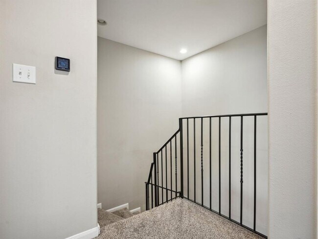 Building Photo - 4411 Koehler St