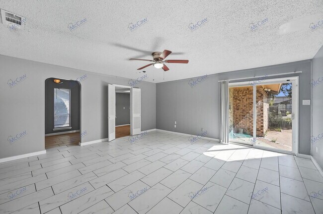 Building Photo - 3538 Hacienda Dr