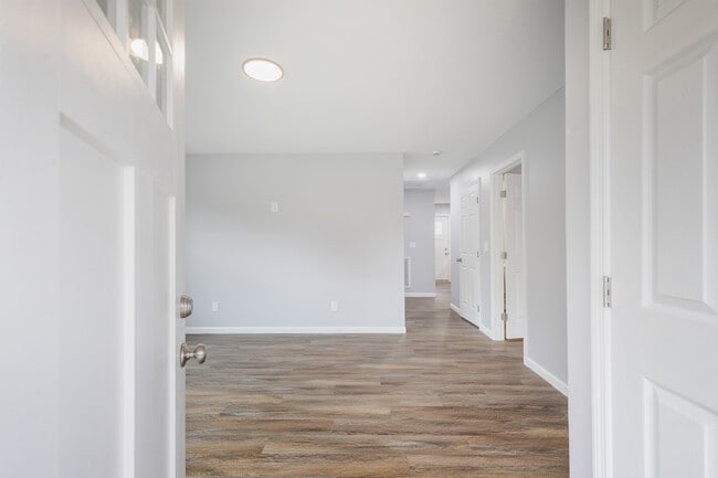 Building Photo - 6900 Seaver Dr NW