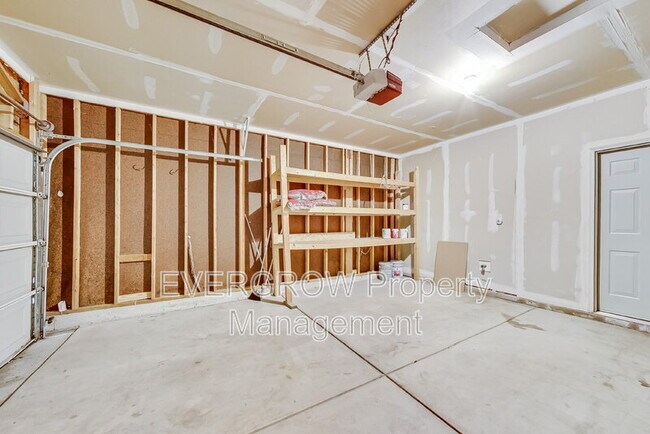 Building Photo - 7139 Kimble Dr