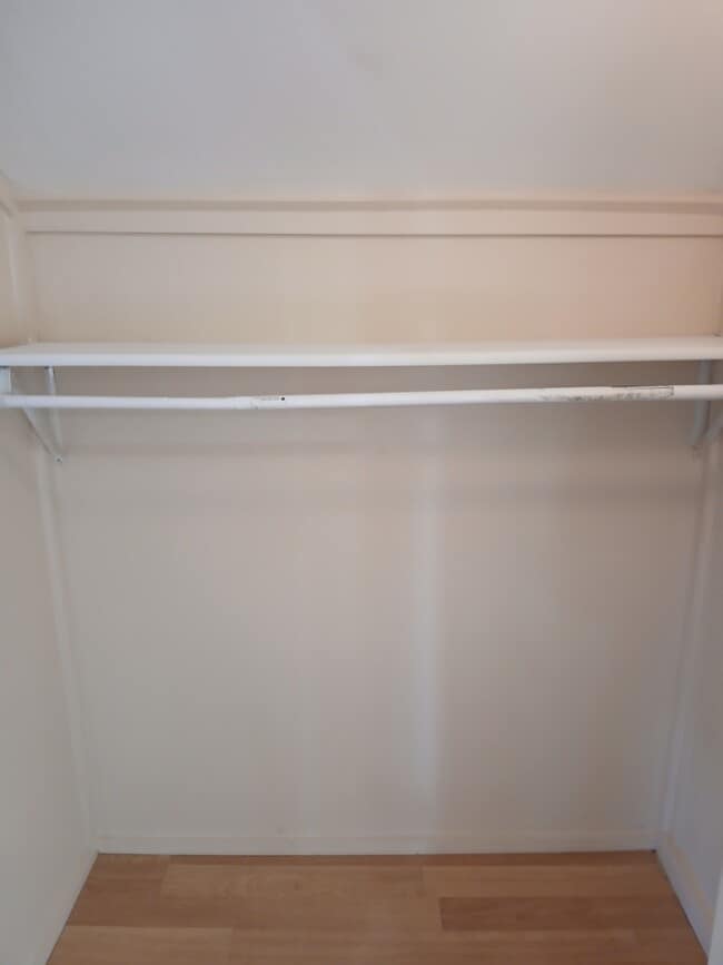 Building Photo - 513 S Ash St