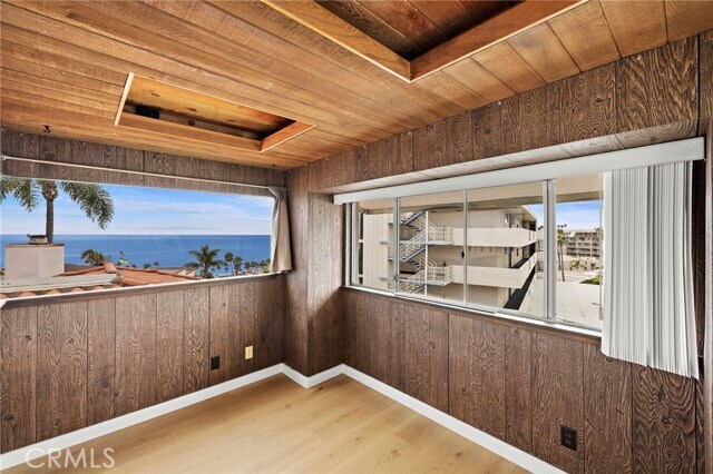 Building Photo - 415 Monterey Ln
