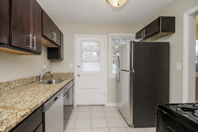 Building Photo - 5240 Lee St