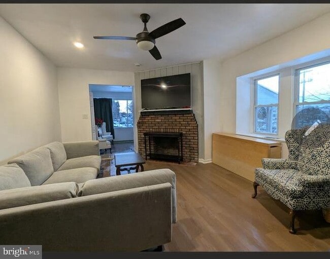 Building Photo - 5443 Gainor Rd