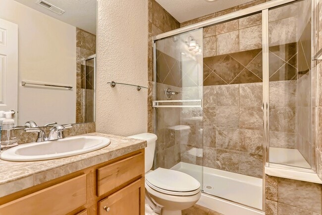 Building Photo - 736 Martin Dr