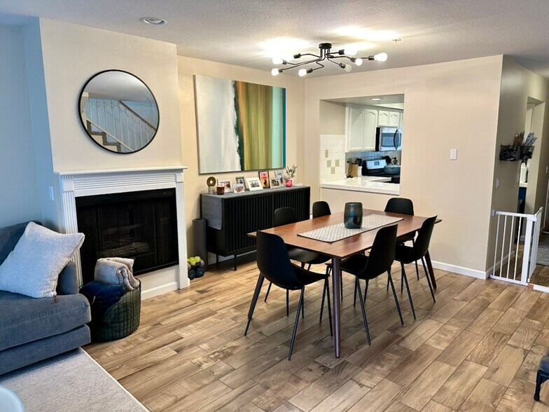 Primary Photo - 537 N Adams St