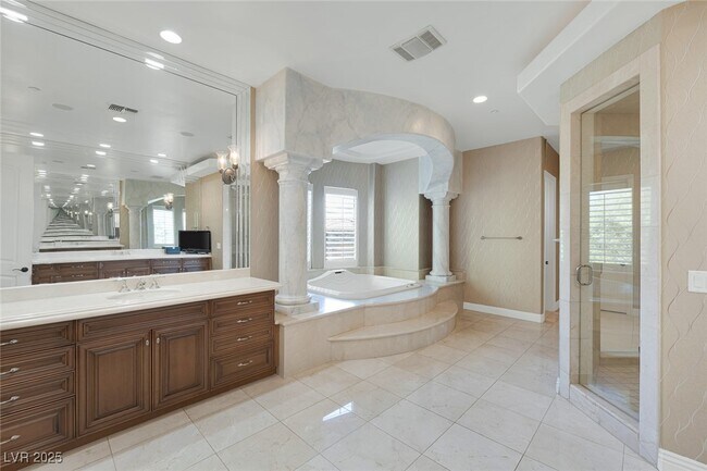 Building Photo - 1545 Villa Rica Dr