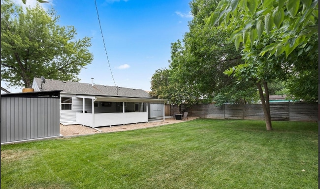 Building Photo - 2105 S Hazel Ct