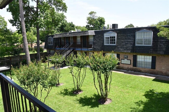 Building Photo - 9015 Gaylord Dr
