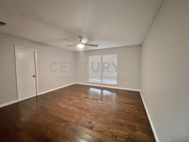 Building Photo - Lovely 4/2/2 Located in Desirable S. Arlin...