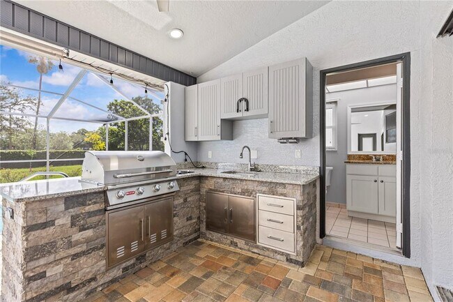 Building Photo - 9447 Ashley Dr