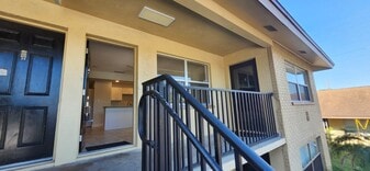 Building Photo - 2501 Harn Blvd