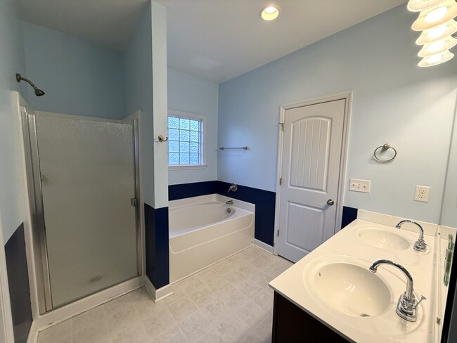 Building Photo - 513 New Hanover Trl