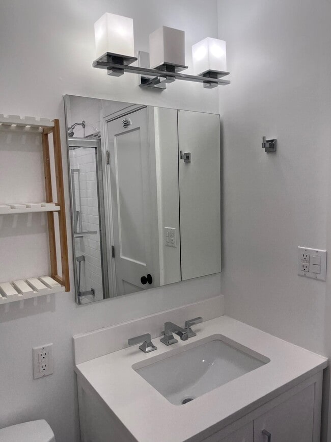 Building Photo - 259 12th St