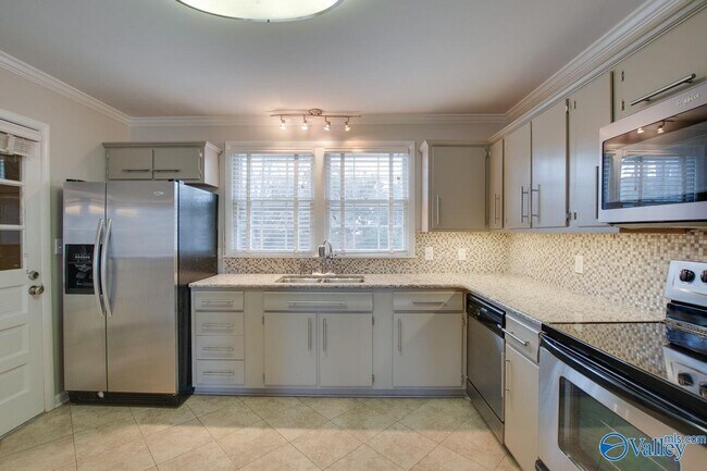 Building Photo - 6521 Chadwell Rd SW