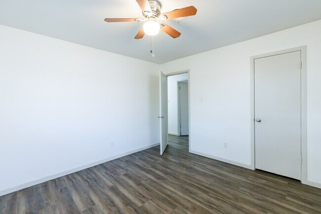 Building Photo - Newly remodeled 3/2/2 in north Lubbock!  M...