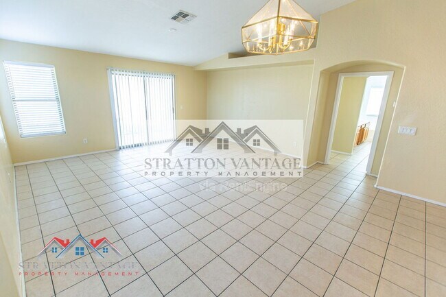 Building Photo - 11754 W Belmont Dr