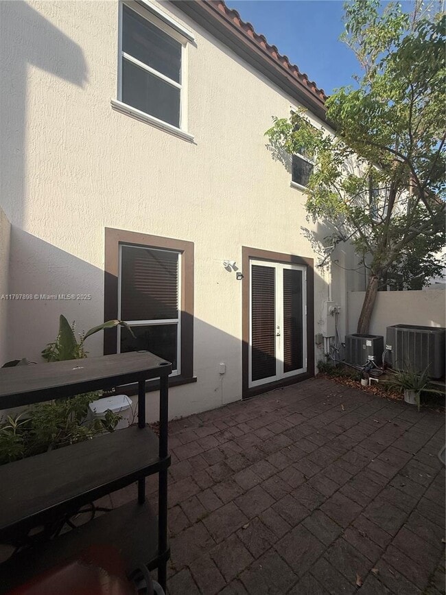 Building Photo - 9444 SW 171st Ct