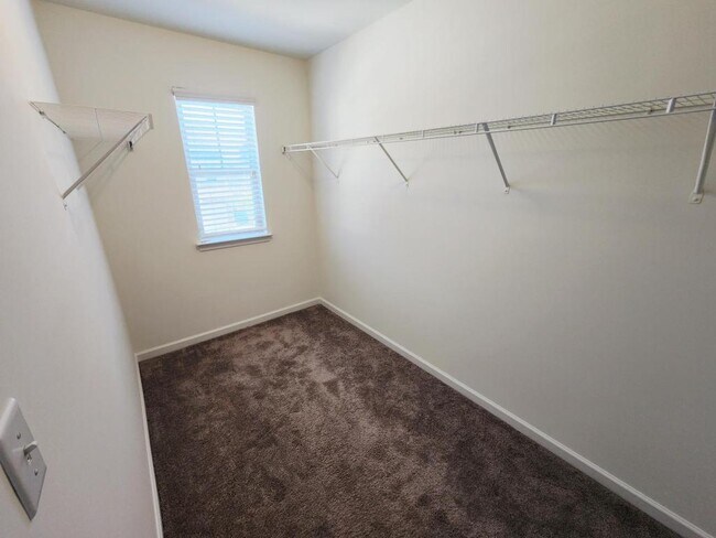 Building Photo - 2708 Wild Laurel Ct