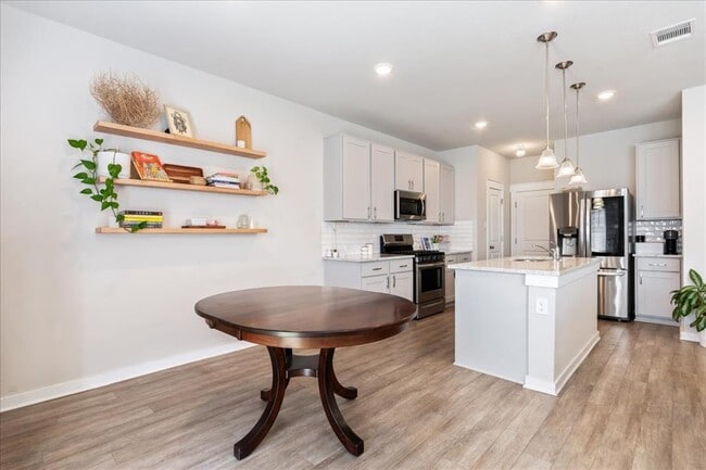 Building Photo - 17103 Crane Fly Dr